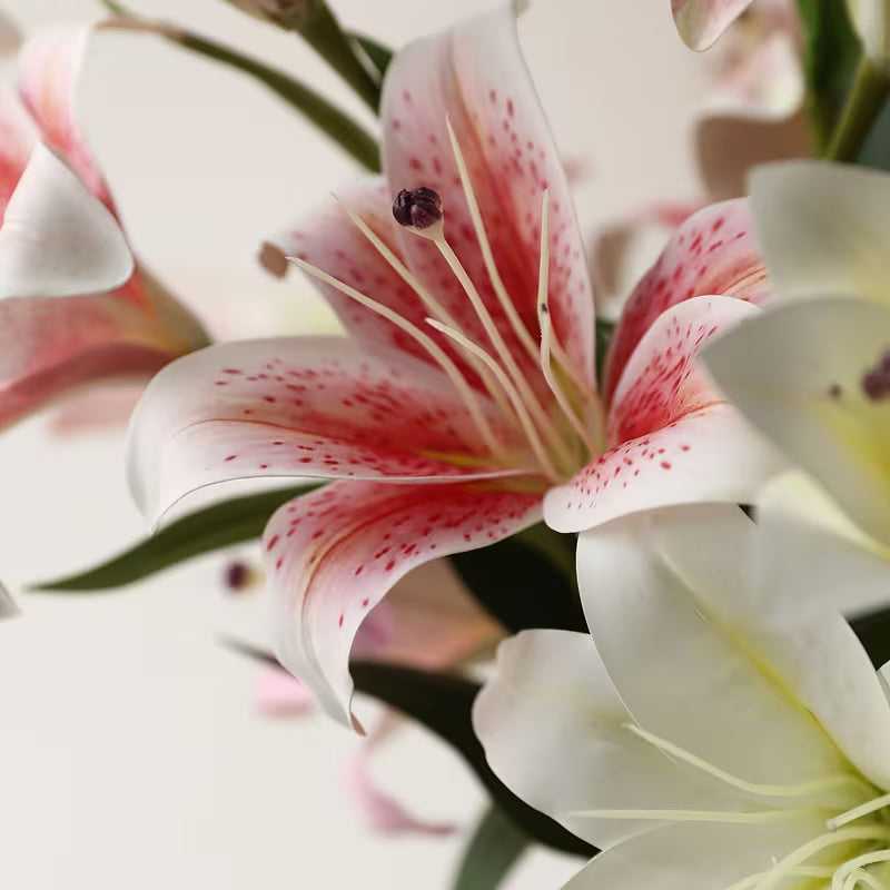 Faux Lily Flower Stem – 3 Flowers