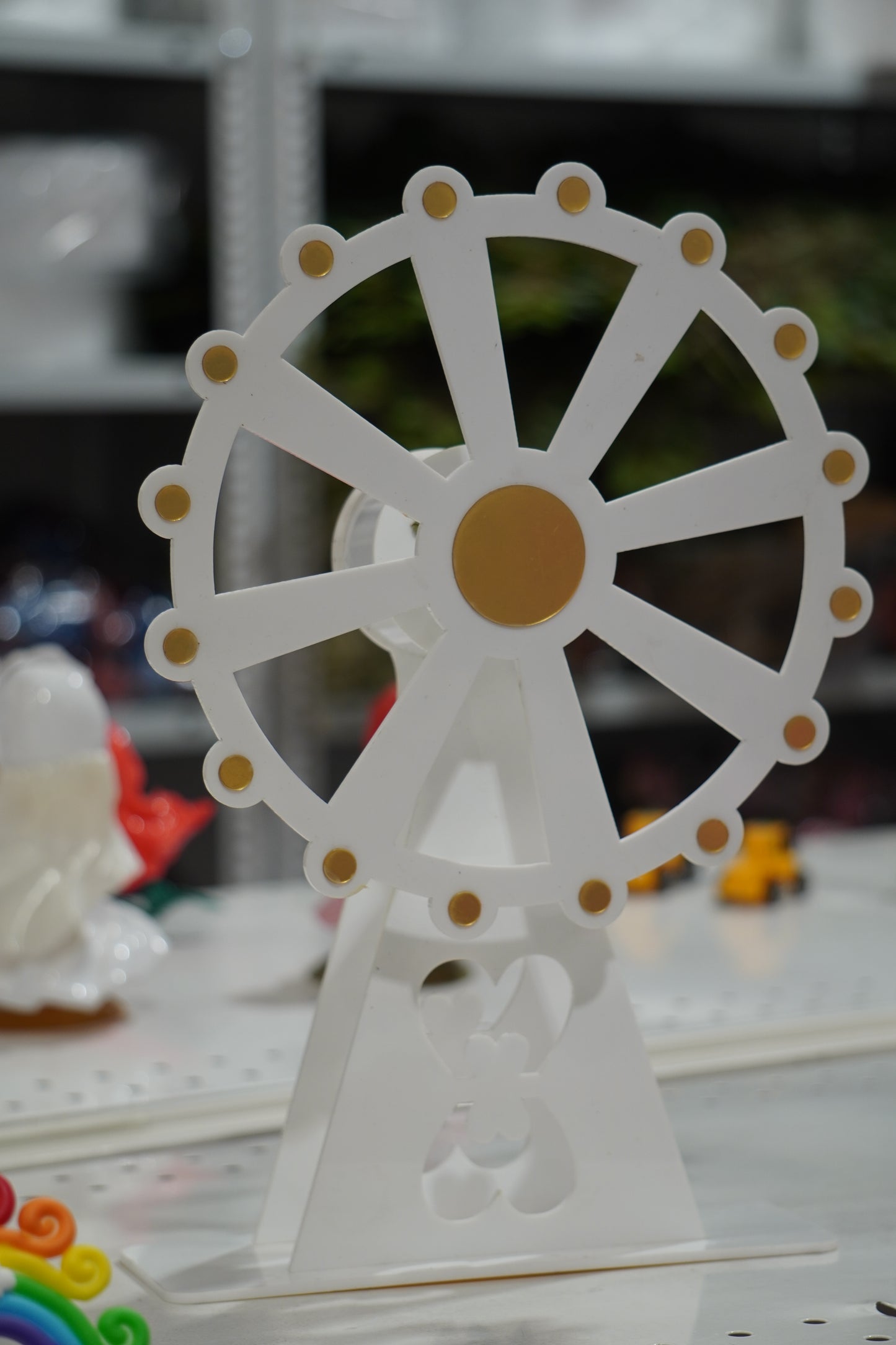 Ferris Wheel Cake Stand(Batteries Included)