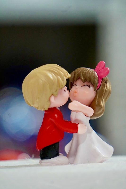 Kissing Couple Cake Toppers