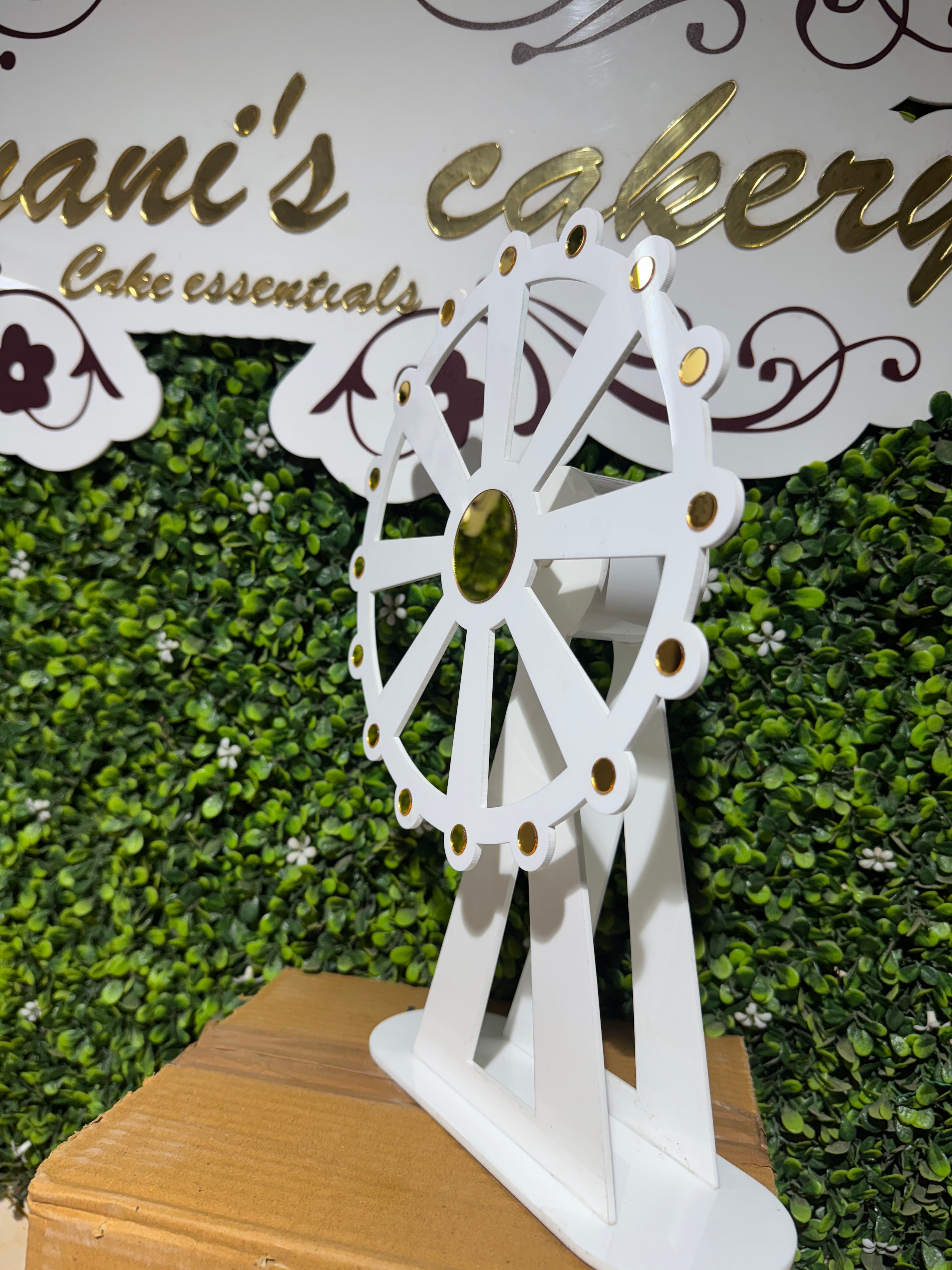 Ferris Wheel Cake Stand(Batteries Included)