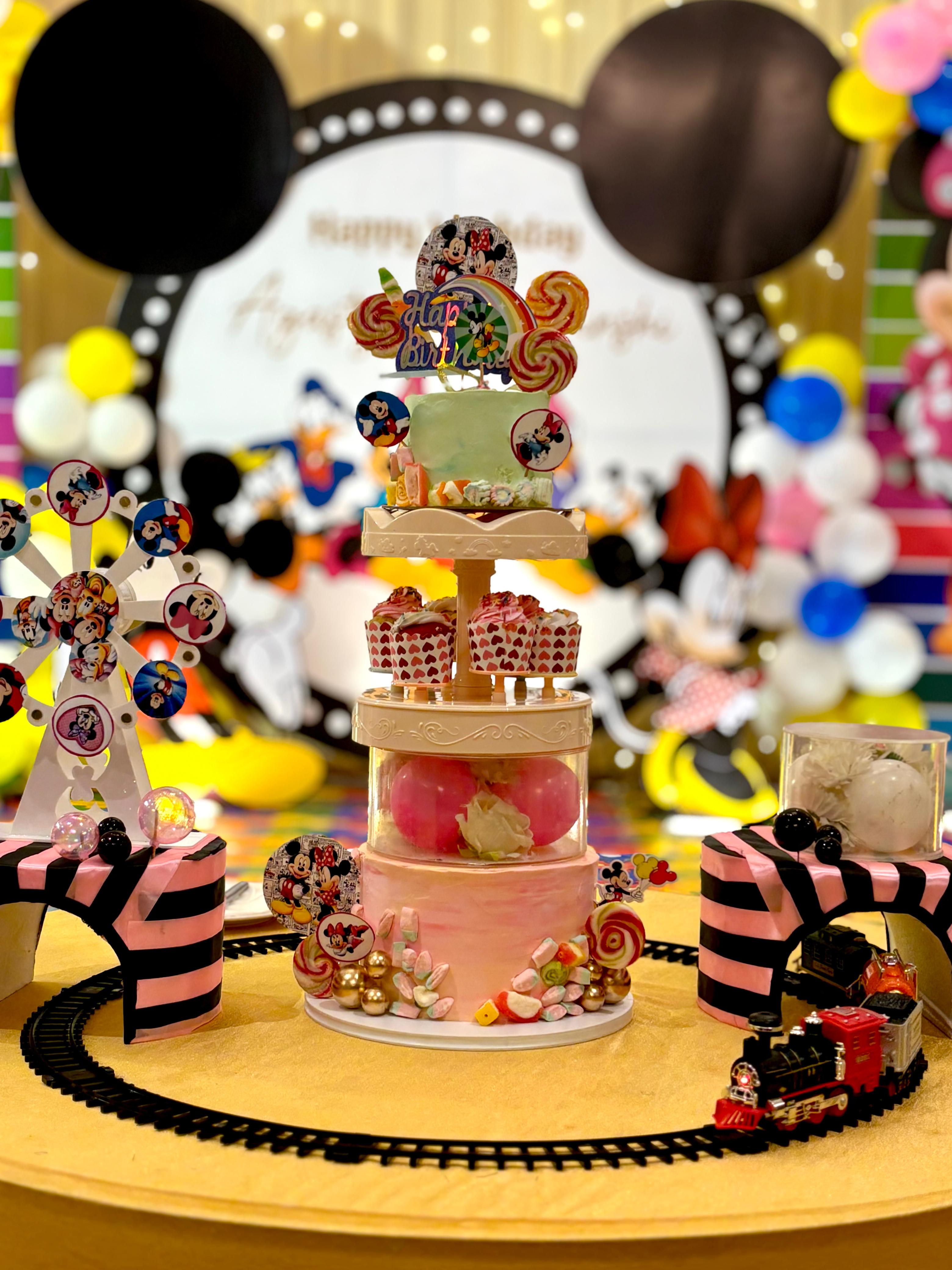 Ferris Wheel Cake Stand(Batteries Included)