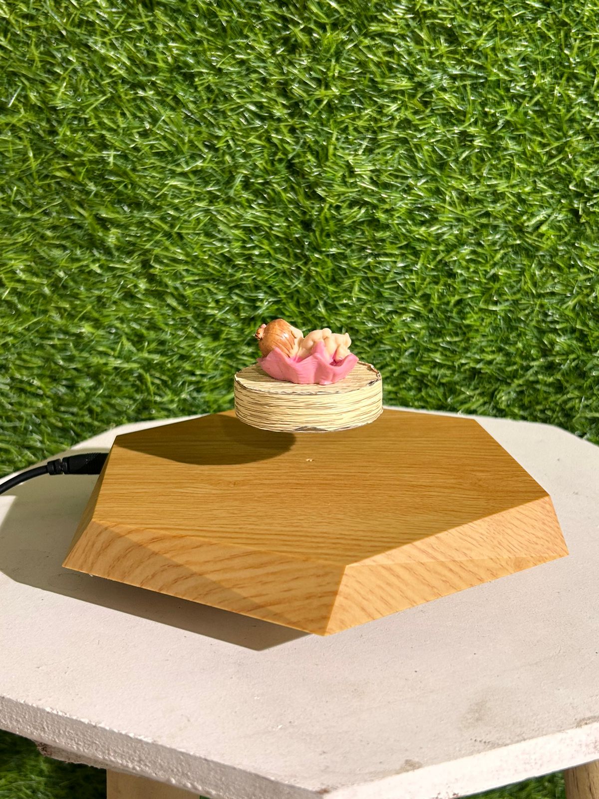 Magnetic Floating Levitating Machine (250 Grams Capacity)