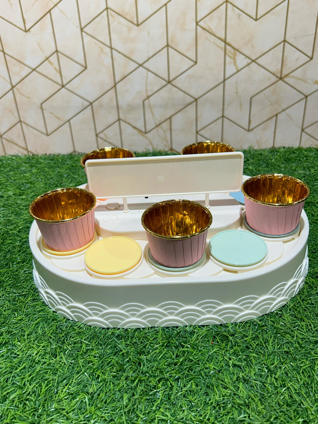 Rotating Cupcake Stand.